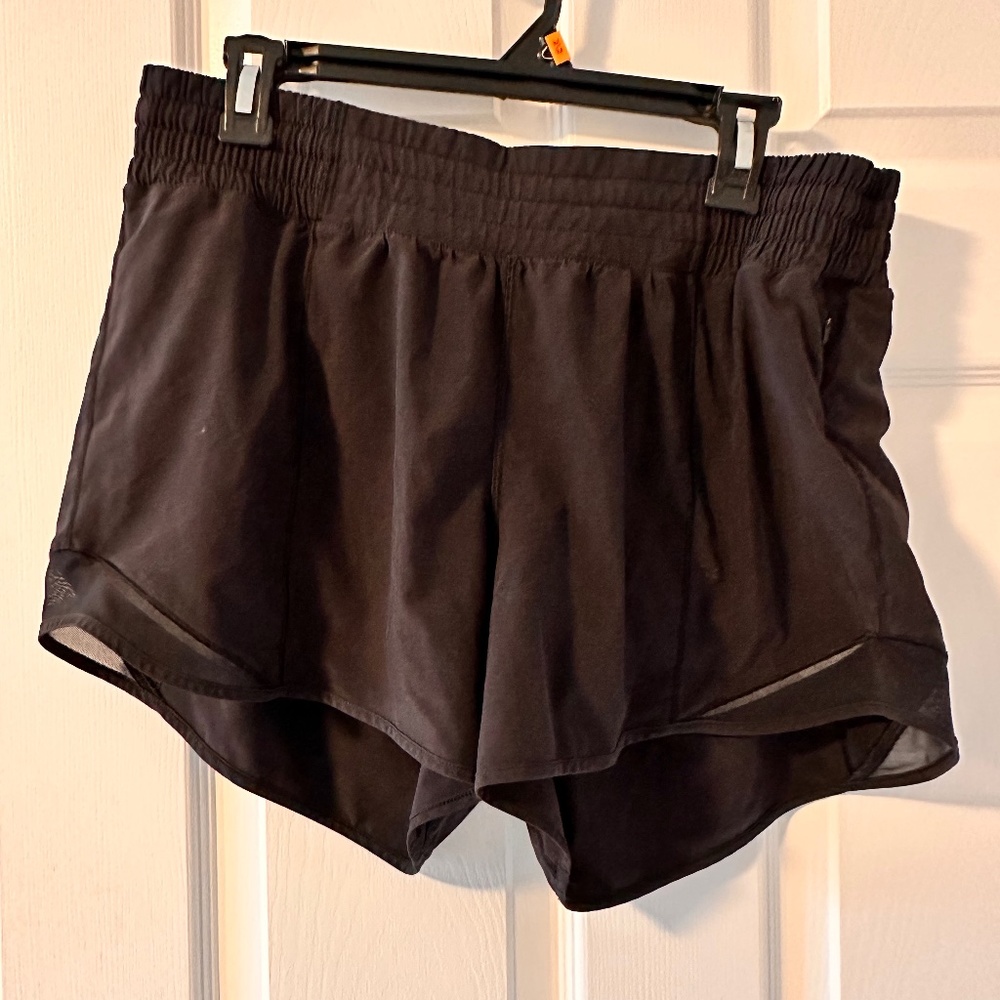 Lululemon Hotty Hot Low-Rise Lined Short, 4"